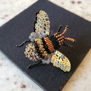 Travelore New Honey Bee Brooch Pin Jewelry